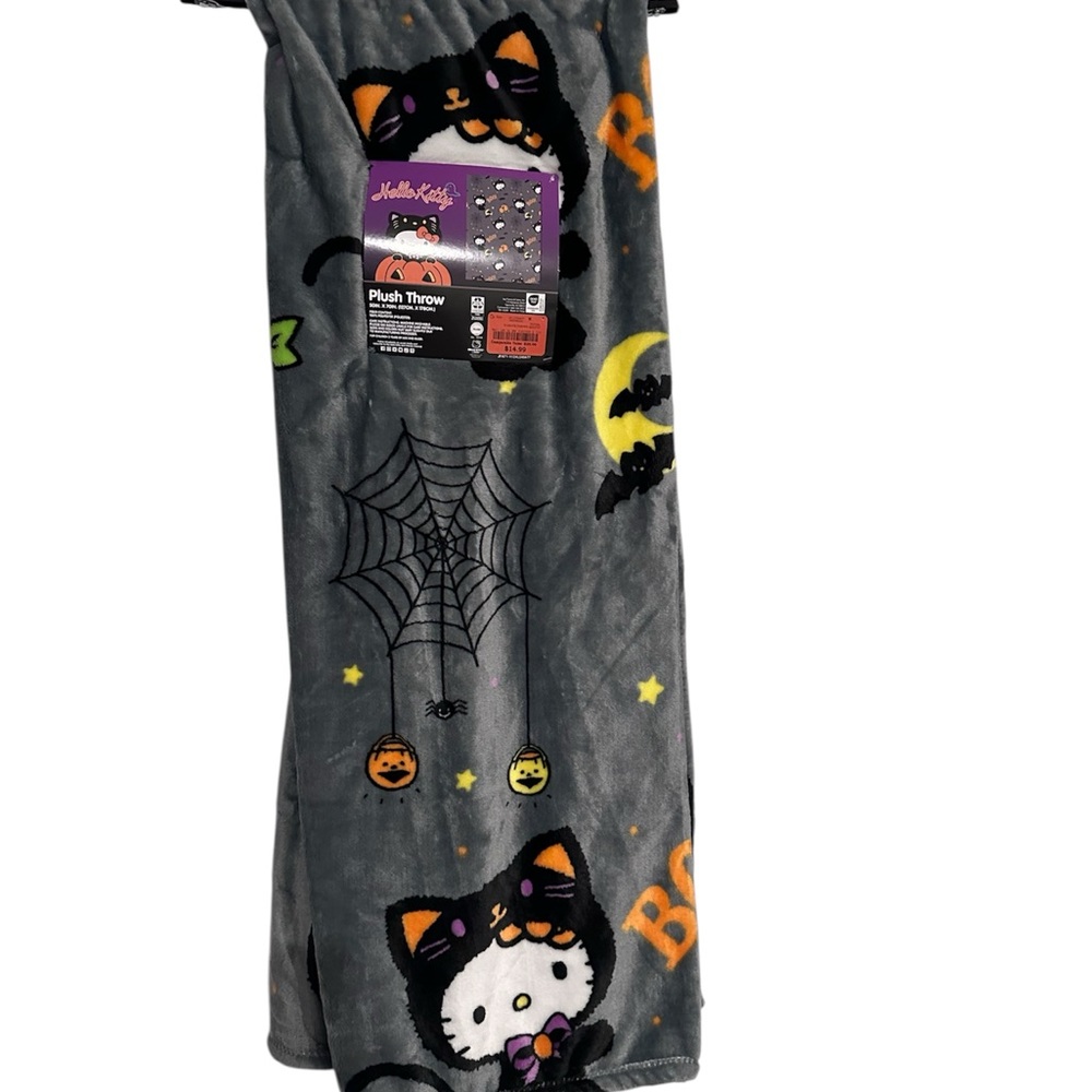 Hello Kitty Halloween Throw Blanket NWT